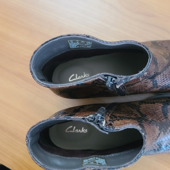 Clarks Mila Myth Ladies Tan Snake Print Leather Ankle Boots‎ 7M - Picture 6 of 7